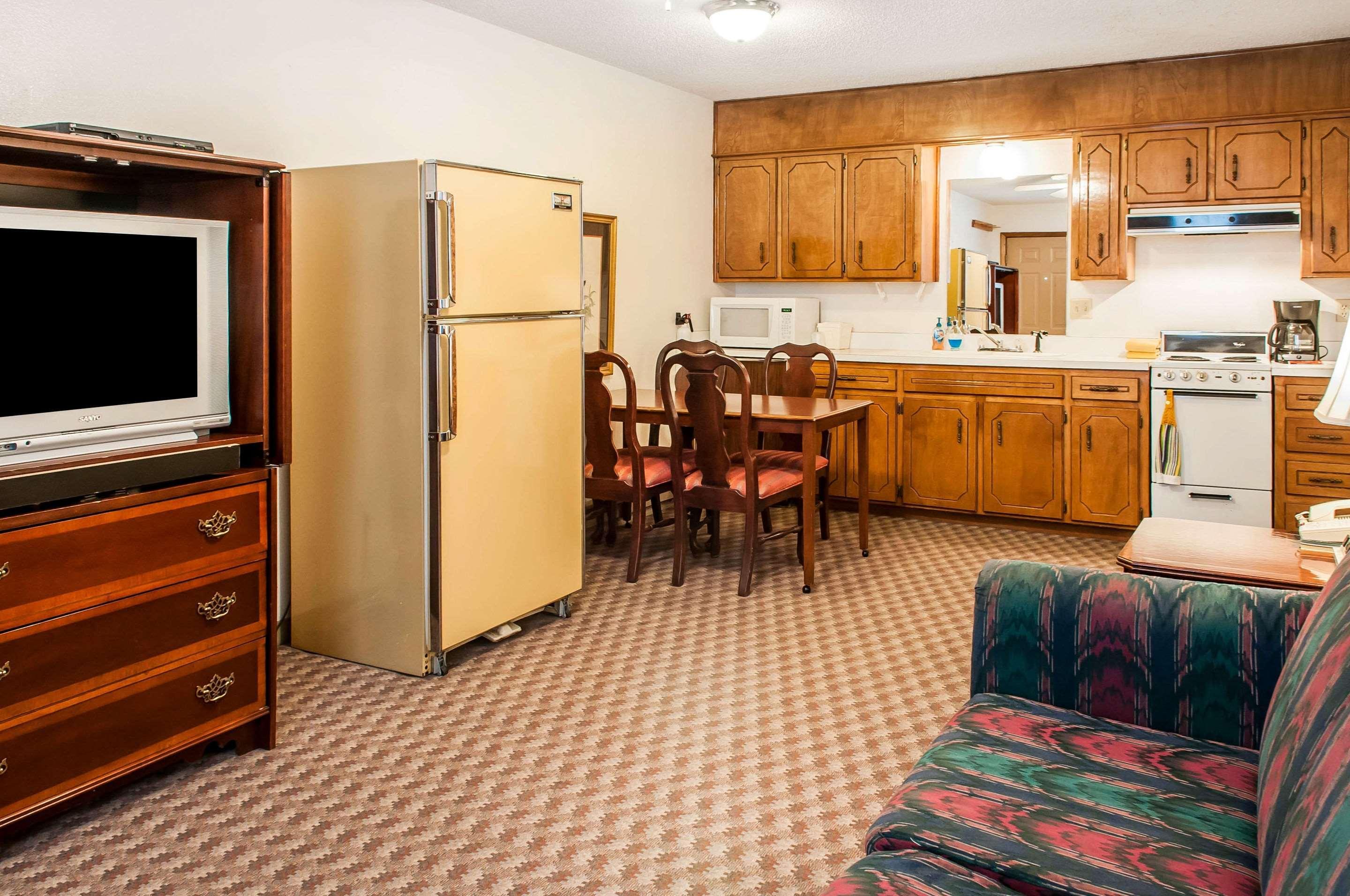 Econo Lodge Ігл-Нест Екстер'єр фото