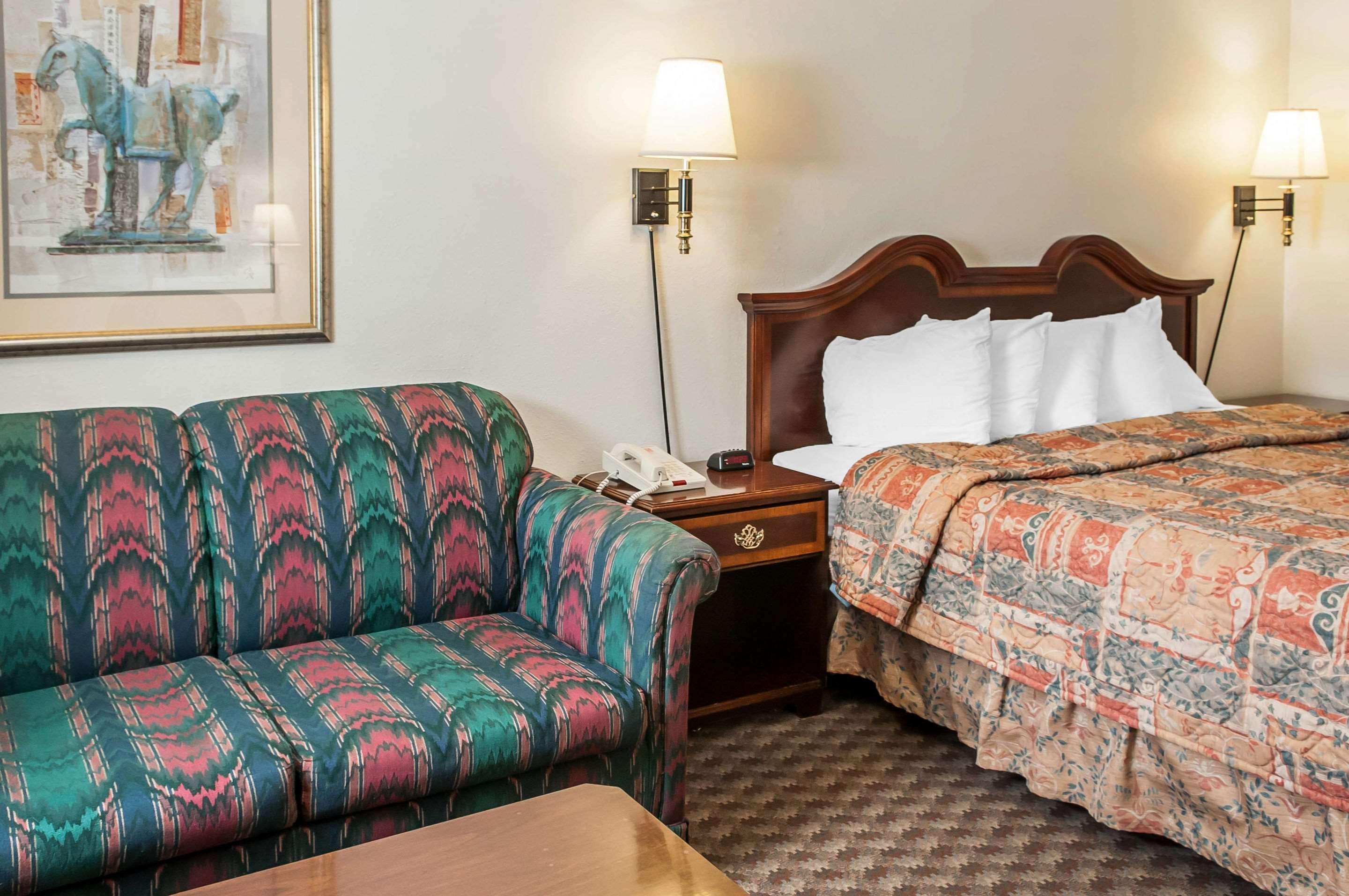 Econo Lodge Ігл-Нест Екстер'єр фото