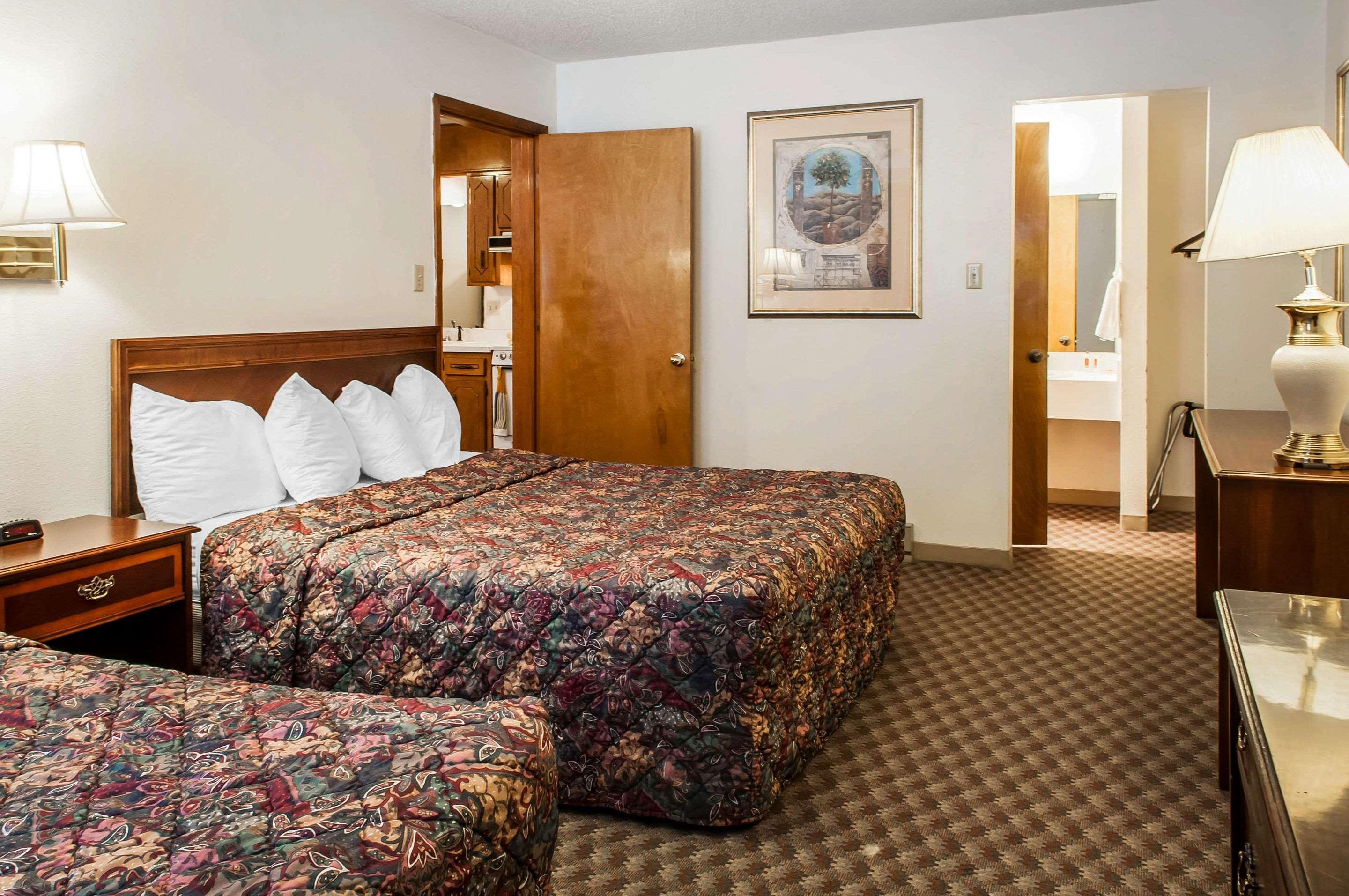 Econo Lodge Ігл-Нест Екстер'єр фото