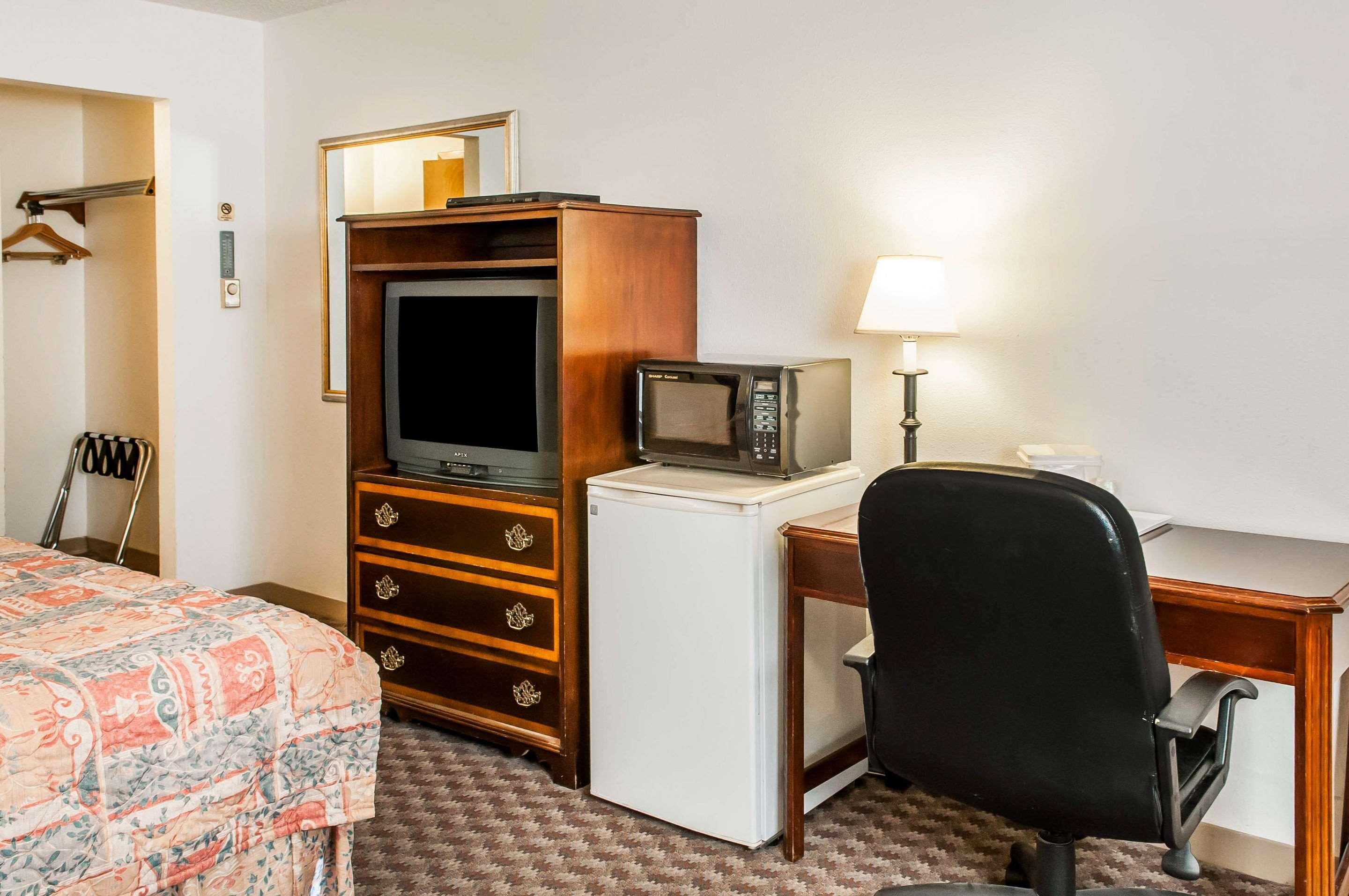 Econo Lodge Ігл-Нест Екстер'єр фото