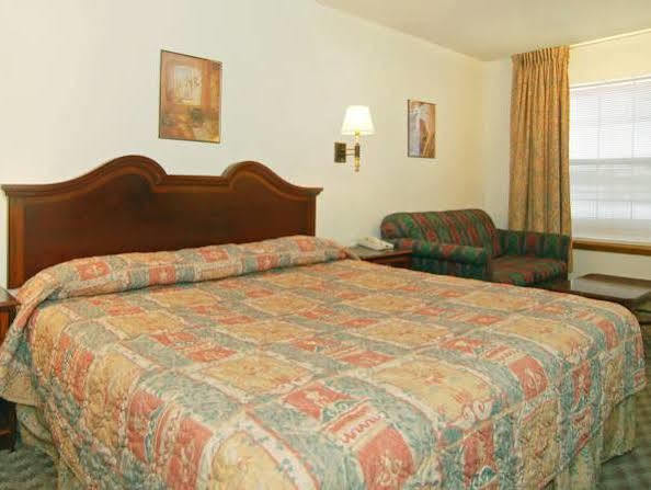 Econo Lodge Ігл-Нест Екстер'єр фото